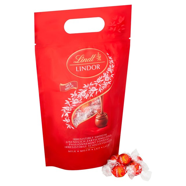 Lindt LINDOR Milk Chocolate Truffles Bag 1kg